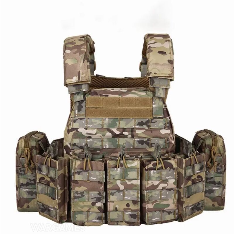 Chaleco Tactico tipo DCS Plate Carrier y pack de pouches abiertos